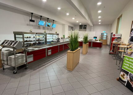 Canteen serving meals at the main gate in Leuna