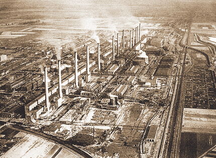 Auf diesem Bild sehen Sie, wie die Leuna Werke in den 1920er Jahren ausgesehen haben.