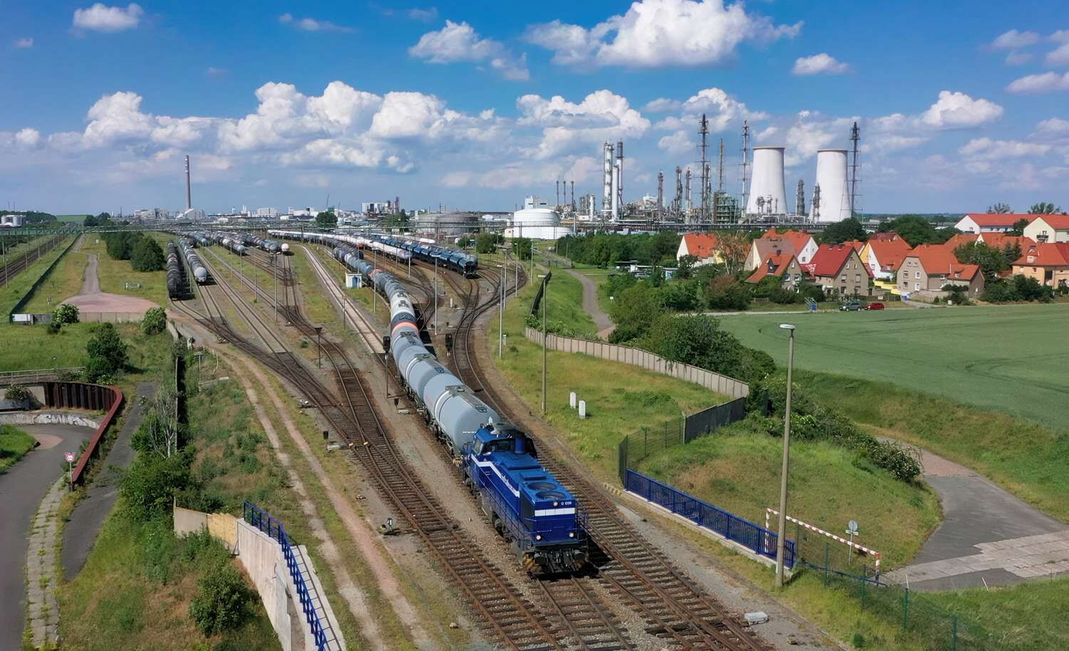 Auf diesem Bild sehen Sie den Gütertransport der InfraLeuna über das Schienensystem der InfraLeuna.